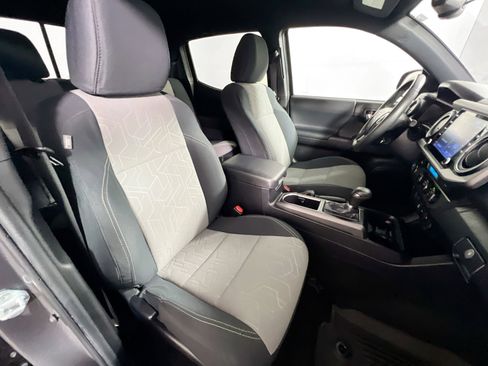 Used 2023 Toyota Tacoma TRD Off-Road image 31