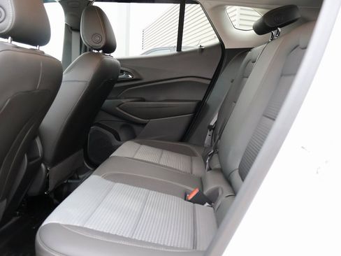 Used 2025 Chevrolet Trax LT w/ Driver Confidence Package image 17