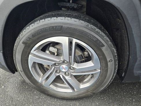 Used 2021 GMC Terrain SLT image 23