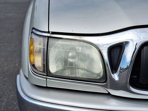 Used 2004 Toyota Tacoma 2WD Xtracab image 9
