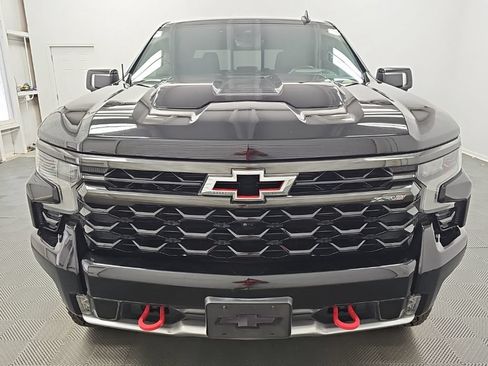 Used 2022 Chevrolet Silverado 1500 ZR2 w/ Technology Package AWD/4WD image 4