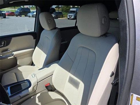 Certified 2026 Mercedes-Benz GLB 250 4MATIC image 27