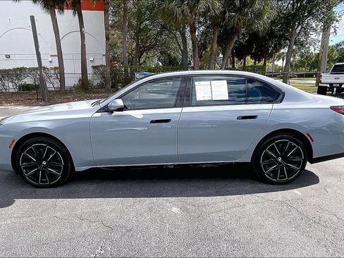 Used 2023 BMW 760i xDrive AWD/4WD image 29