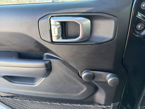 Used 2021 Jeep Wrangler Unlimited Sport image 27