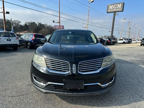 Used 2016 Lincoln MKX Reserve w/ Climate Package image 2