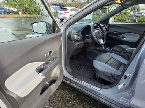 Used 2023 Nissan Kicks SR w/ SR Premium Package image 19