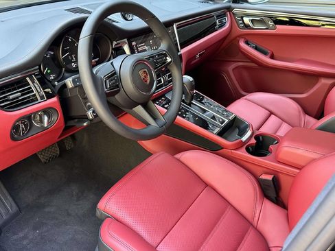 Certified 2026 Porsche Macan Turbo AWD/4WD image 4