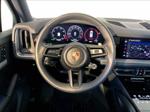 Certified 2026 Porsche Cayenne AWD/4WD image 15