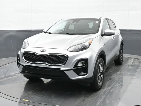 Used 2020 Kia Sportage LX image 4
