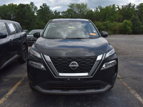 Used 2023 Nissan Rogue SV AWD/4WD image 2