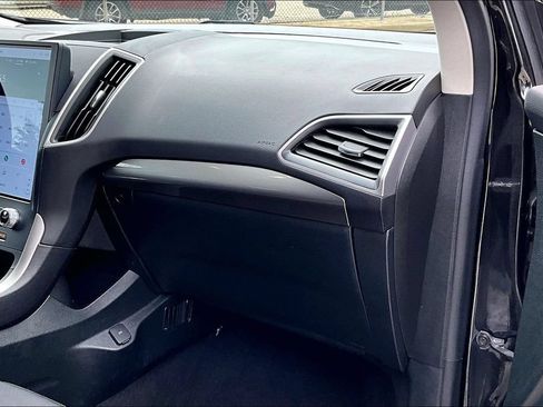 Used 2023 Ford Edge SE AWD/4WD image 15
