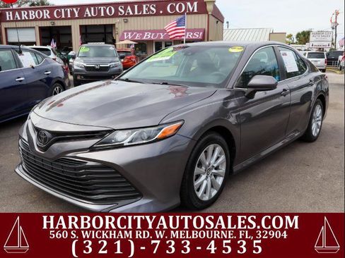 Used 2019 Toyota Camry LE image 1