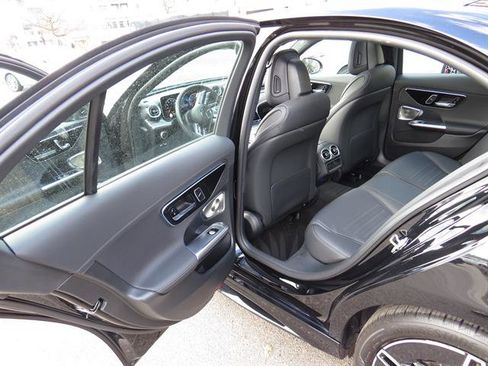 Used 2025 Mercedes-Benz C 300 4MATIC Sedan image 21