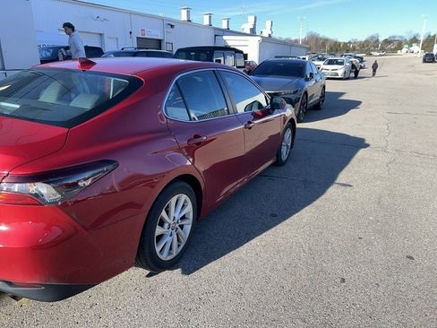 Used 2023 Toyota Camry LE image 3