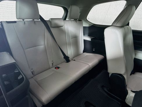 Certified 2025 Toyota Grand Highlander FWD image 27