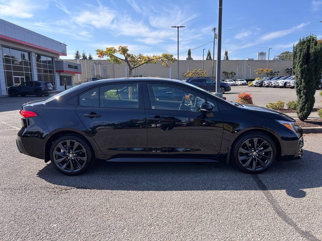 Certified 2026 Toyota Corolla SE w/ SE Package FWD image 5