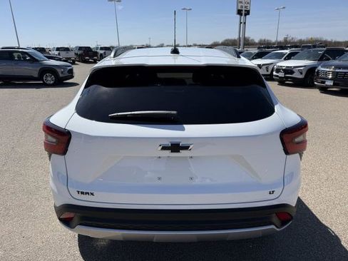 New 2026 Chevrolet Trax LT w/ LT Convenience Package image 8