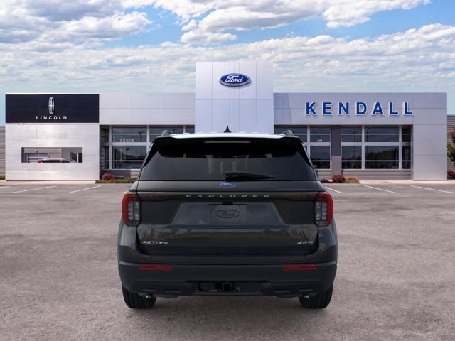 Used 2026 Ford Explorer Active AWD/4WD image 5