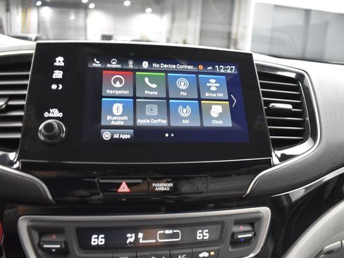 Used 2019 Honda Pilot Touring image 3