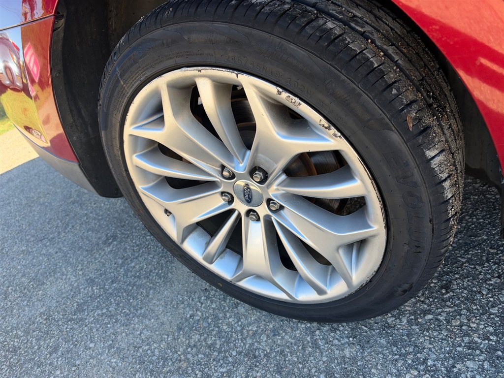 Used 2017 Ford Taurus Limited FWD image 18