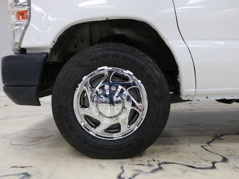 Used 2014 Ford E-150 and Econoline 150 w/ Power Group image 16
