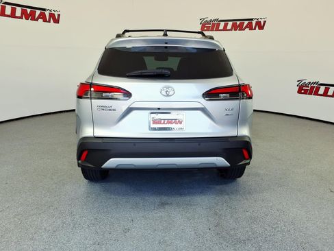 Used 2025 Toyota Corolla Cross XLE w/ Convenience Package AWD/4WD image 6