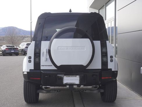 New 2026 Land Rover Defender 110 X-Dynamic SE image 6