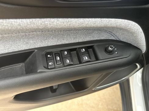 Used 2023 Jeep Compass Latitude AWD/4WD image 7