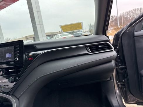 Used 2023 Toyota Camry SE image 33