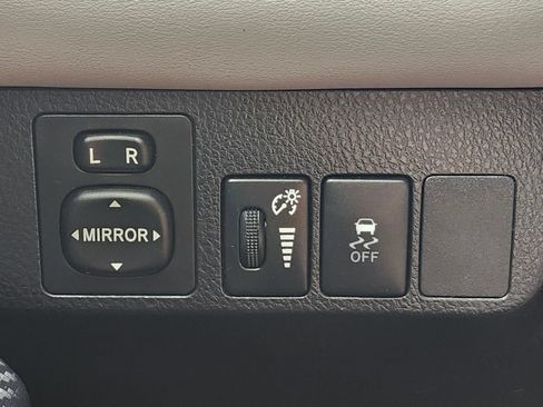 Used 2014 Toyota RAV4 XLE AWD/4WD image 24
