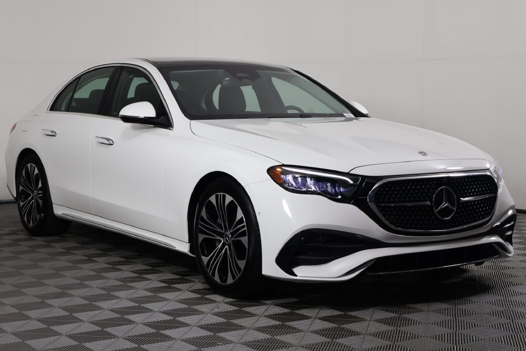 Used 2026 Mercedes-Benz E 350 4MATIC Sedan image 3