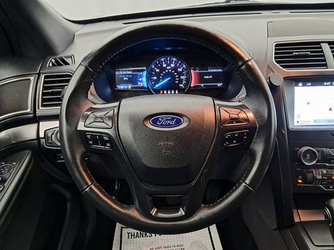 Used 2019 Ford Explorer XLT w/ Equipment Group 201A image 9