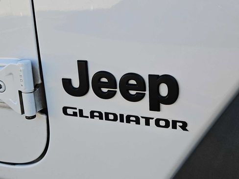 Used 2020 Jeep Gladiator Sport w/ Trailer Tow Package image 12