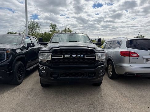 Used 2022 RAM 3500 Big Horn w/ Level A Equipment Group AWD/4WD image 3
