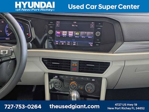 Used 2019 Volkswagen Jetta SEL w/ Cold Weather Package image 19