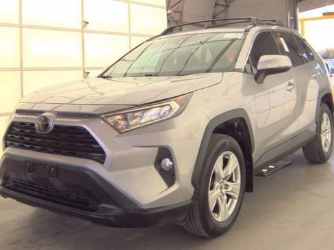 Used 2019 Toyota RAV4 XLE FWD image 1