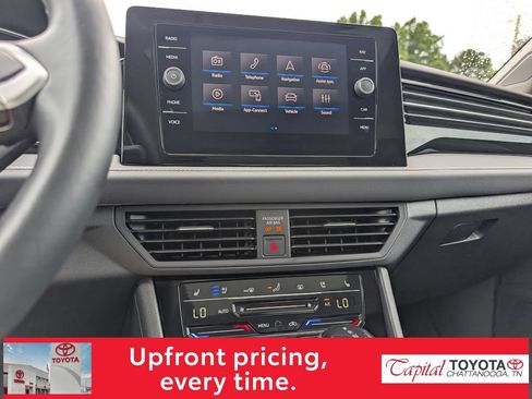 Used 2025 Volkswagen Jetta SEL FWD image 20