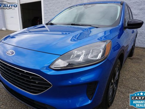 Used 2021 Ford Escape SE w/ SE Sport Appearance Package AWD/4WD image 5