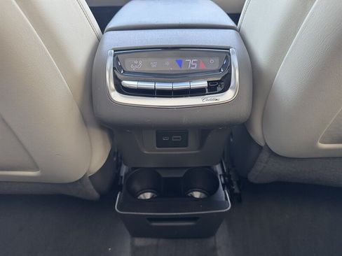Used 2020 Cadillac XT6 Premium Luxury AWD/4WD image 38
