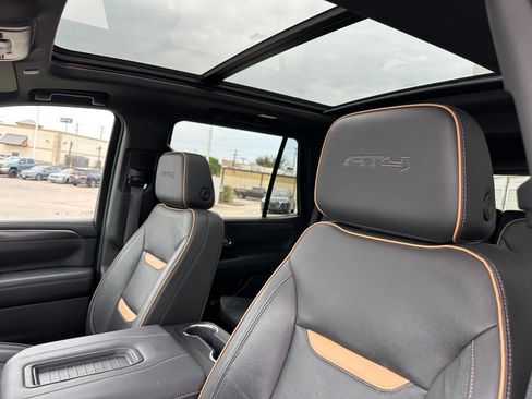 Used 2024 GMC Yukon AT4 AWD/4WD image 13