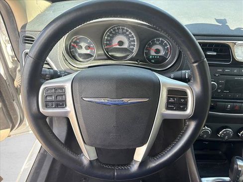 Used 2014 Chrysler 200 Touring FWD image 11