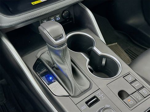 Certified 2023 Toyota Highlander XSE image 34