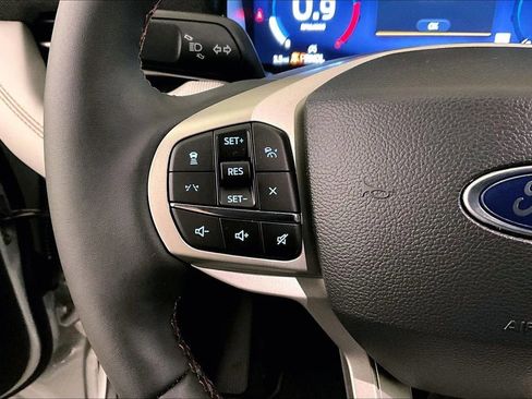 New 2026 Ford Explorer Active w/ Active Comfort Package image 17