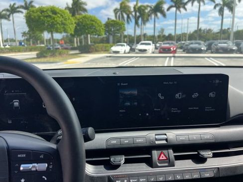 Used 2025 Kia K4 LX image 30