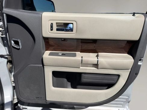 Used 2011 Ford Flex SEL w/ Rapid Spec Order Code FWD image 18