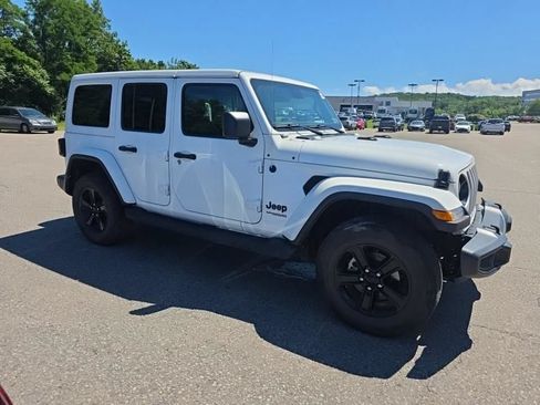 Used 2022 Jeep Wrangler Unlimited Sahara AWD/4WD image 8