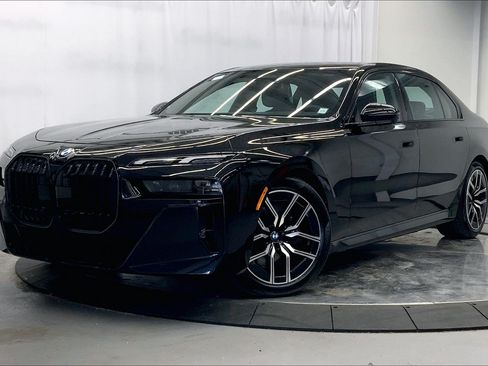 Used 2025 BMW 760i xDrive w/ Premium Package AWD/4WD image 1