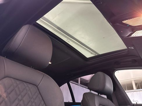 Used 2023 BMW 530e w/ Convenience Package RWD image 15