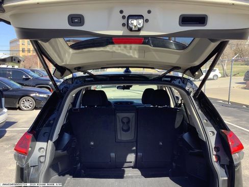 Used 2019 Nissan Rogue SV image 14