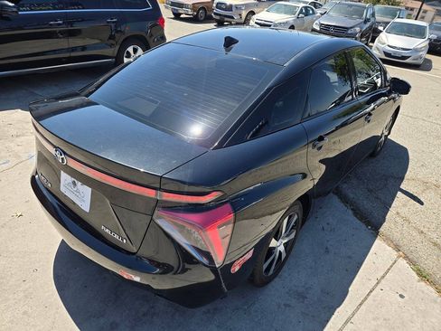 Used 2018 Toyota Mirai FWD image 19